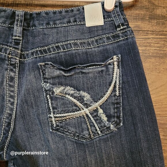 Maurices Bermuda Shorts Size 4 Low Rise Thick Stitch Medium Dark Wash Stretch - Picture 3 of 12